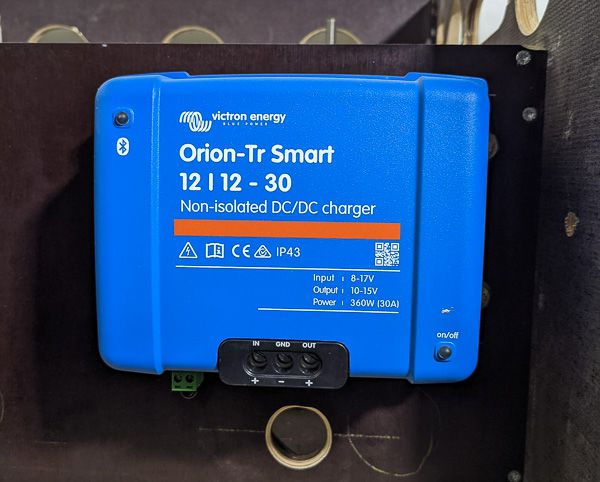 Victron Ladebooster Orion-Tr Smart