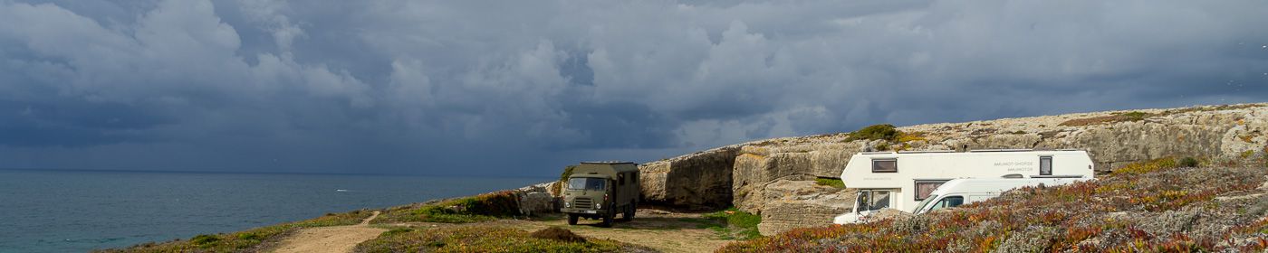 Kombigerät: Wechselrichter und Batterieladegerät