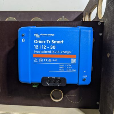 Victron Orion-Tr Smart 12/12-18A DC-DC 220W Ladebooster